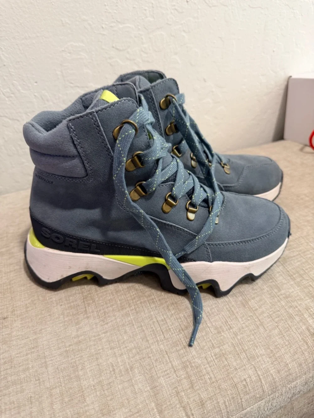 Sorel Women’s Waterproof Blue Suede Hiking Boot - Picture 1 of 3